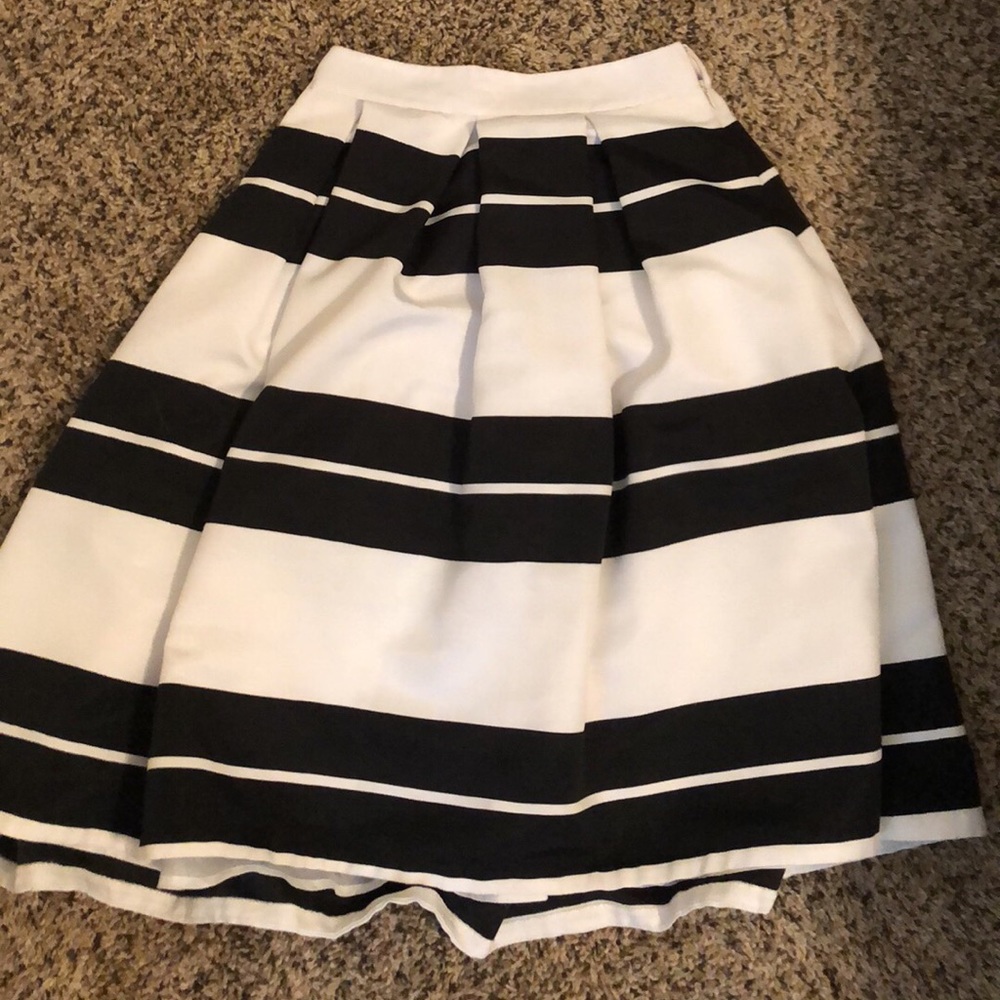 High waisted express skirt new without tags 00
